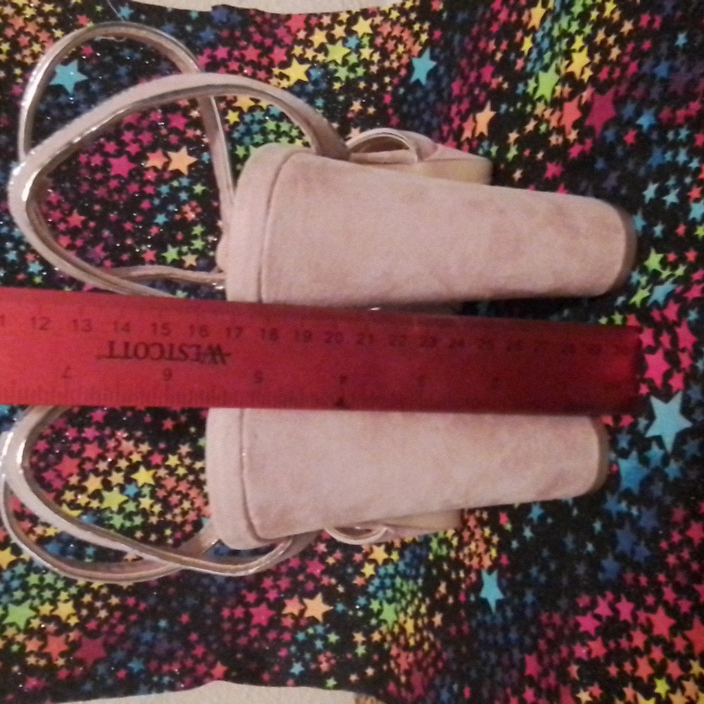 Shoes - Picture 4 of 5